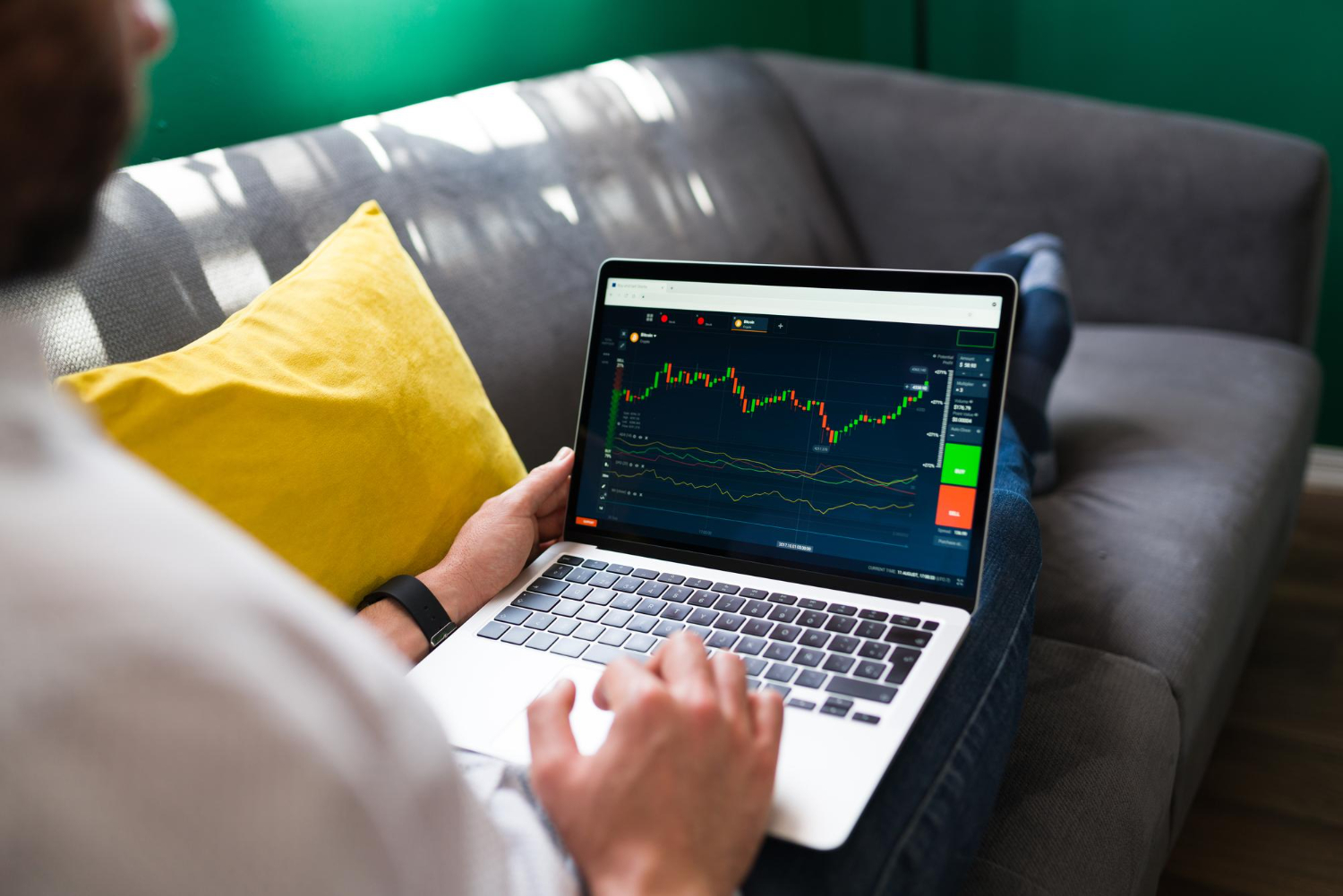 The Impact of Liquidity on Spreads: Why PH Market Hours Matter
